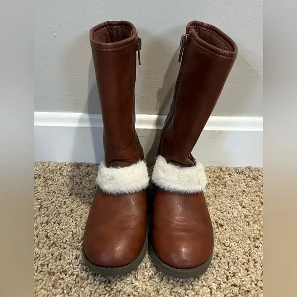 EUC Carters toddler riding boots with faux fur, size 9 - Picture 2 of 6